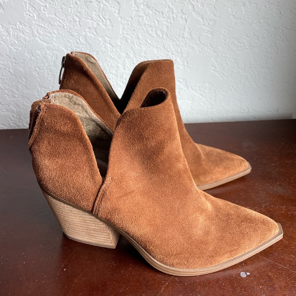 Steve Madden Women's brown Suede Ankle Boots